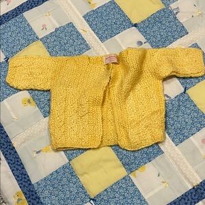 6 to 12 mo
Handmade Yellow Knit Baby Cardigan with Blanket